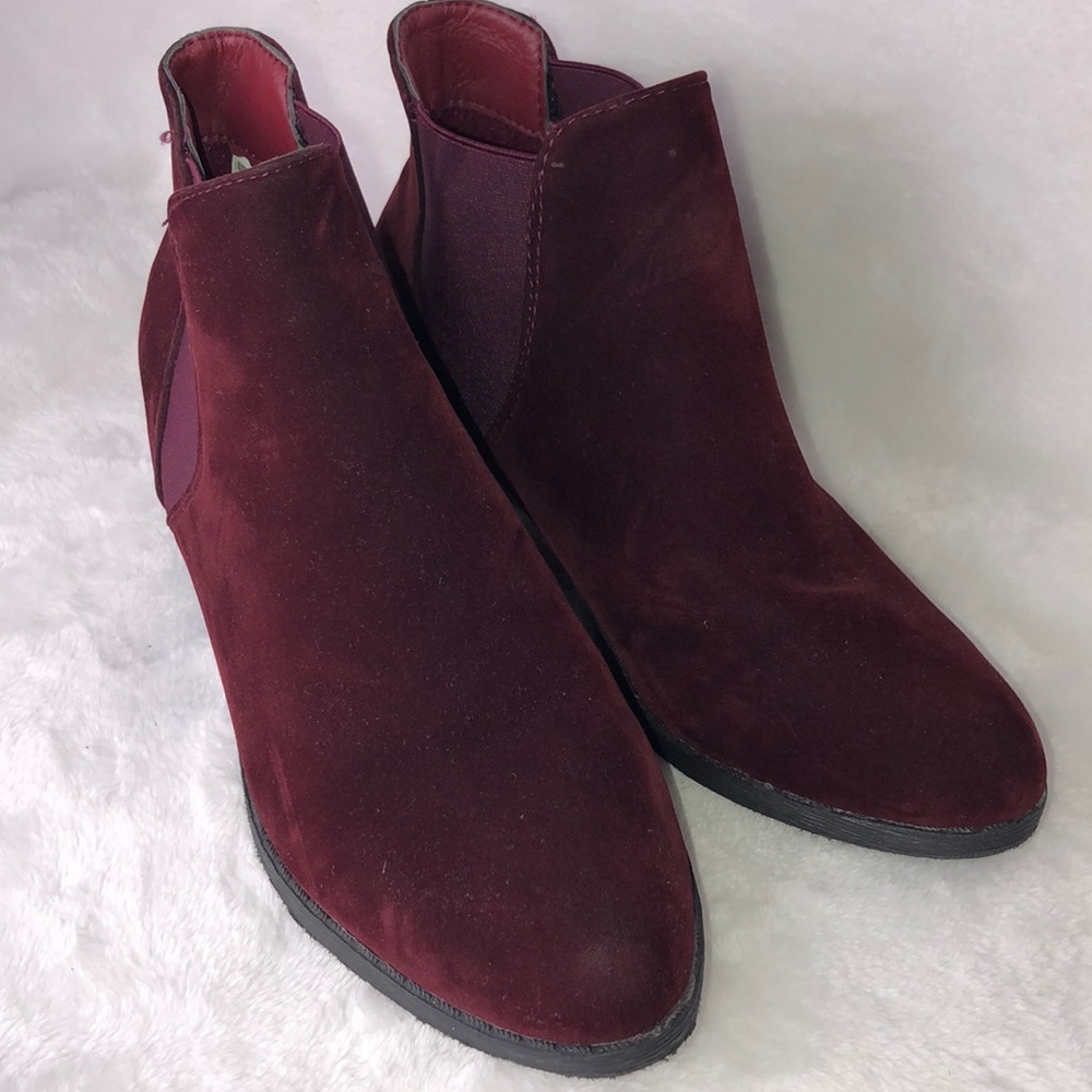 Reddish heeled boots size 9